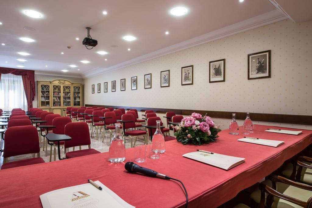 Hotel Athena Сієна Екстер'єр фото