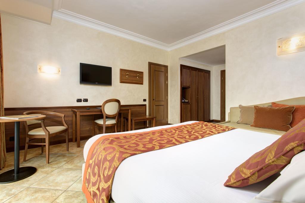 Hotel Athena Сієна Екстер'єр фото